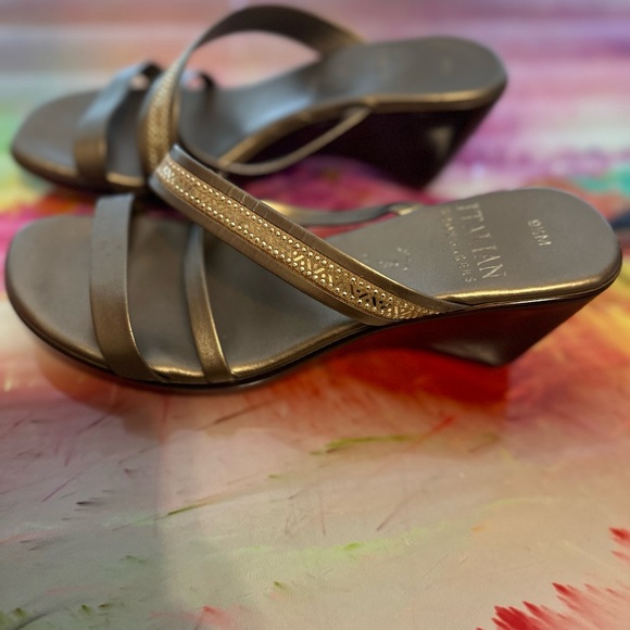 Italian Shoemakers Wedge Heeled Sandals - Picture 5 of 13